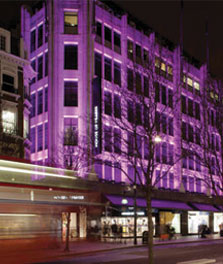 إضاءة واجهات العرض في المتجر البريطاني House of Fraser في لندن
