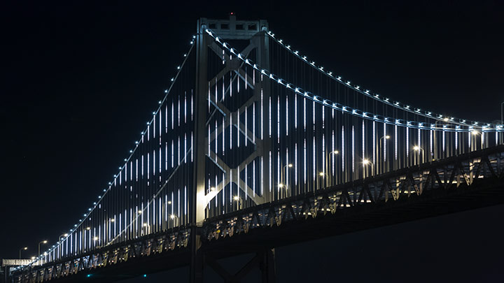 أضواء Bay Lights على جسر سان فرانسيسكو 