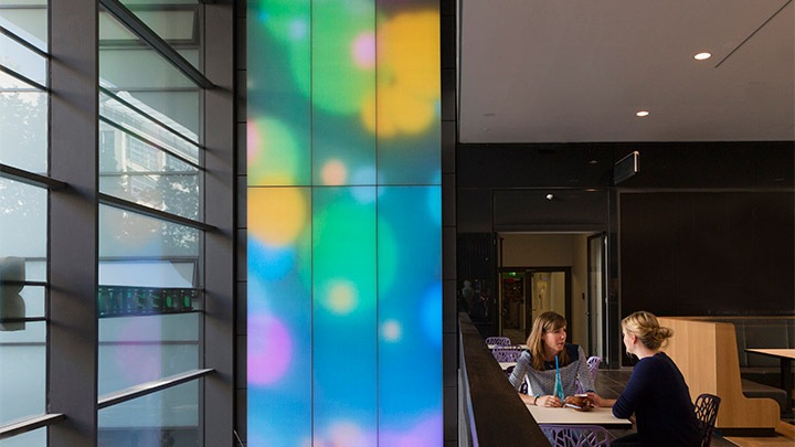 Mall in Dresden uses Luminous textile to attract their shoppers - retail sales conversion